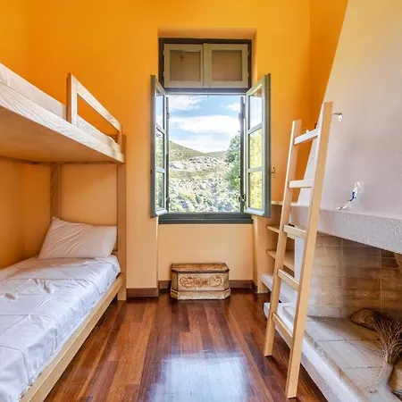 The Hillside Tower - Next To Pithara Waterfalls Ándros